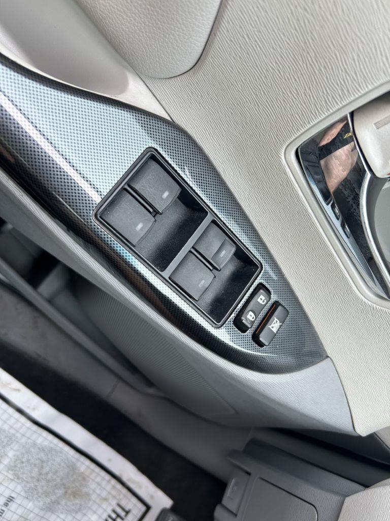 2011 Toyota Sienna Base photo 7