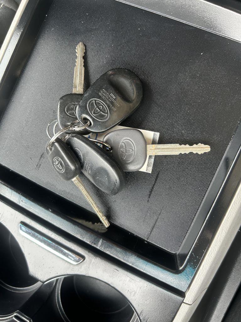 2011 Toyota Sienna Base photo 22