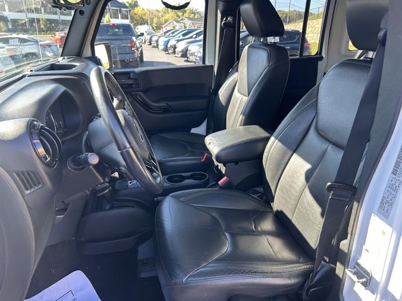 Jeep Wrangler Unlimited Sahara 4WD 2015