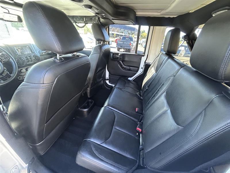 Jeep Wrangler Unlimited Sahara 4WD 2015