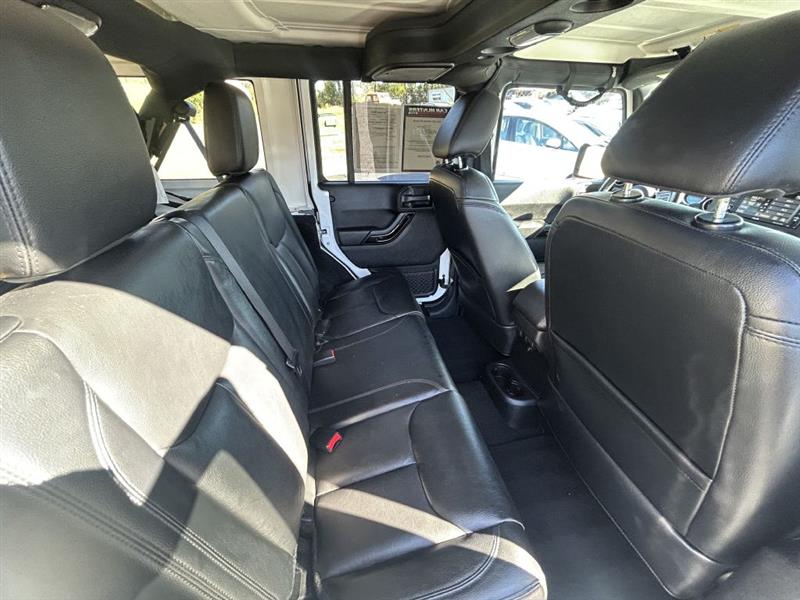 Jeep Wrangler Unlimited Sahara 4WD 2015