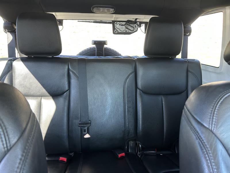 Jeep Wrangler Unlimited Sahara 4WD 2015