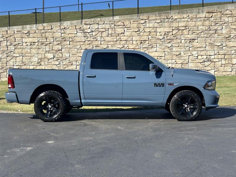 2015 Ram 1500 Sport photo 3