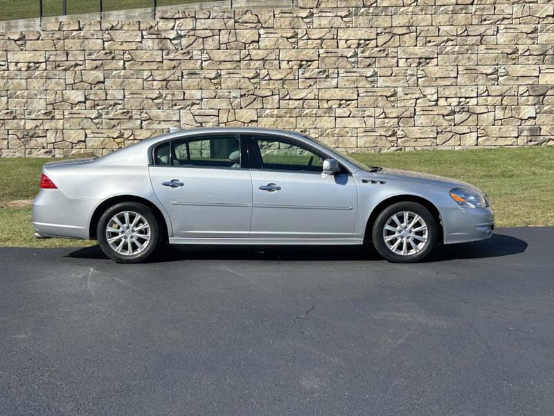 Buick Lucerne CXL 2011