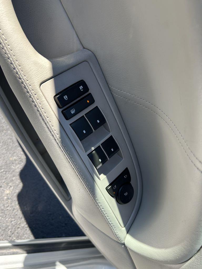 Buick Lucerne CXL 2011