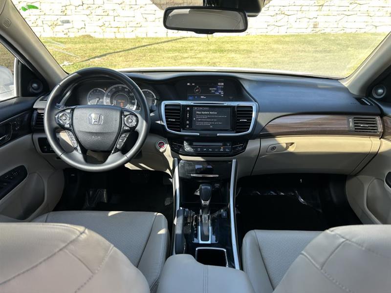 Honda Accord Touring V6 Sedan 6-Spd AT 2017