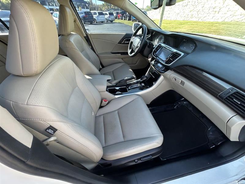 Honda Accord Touring V6 Sedan 6-Spd AT 2017