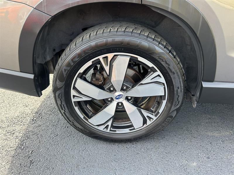 2020 Subaru Forester Touring photo 4