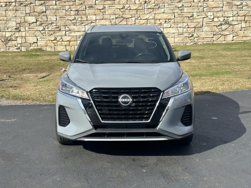 2022 Nissan Kicks SV photo 3