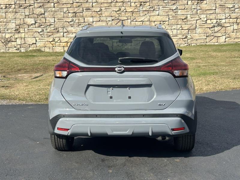 2022 Nissan Kicks SV photo 4
