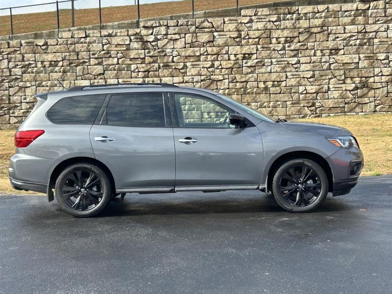 2018 Nissan Pathfinder S photo 3