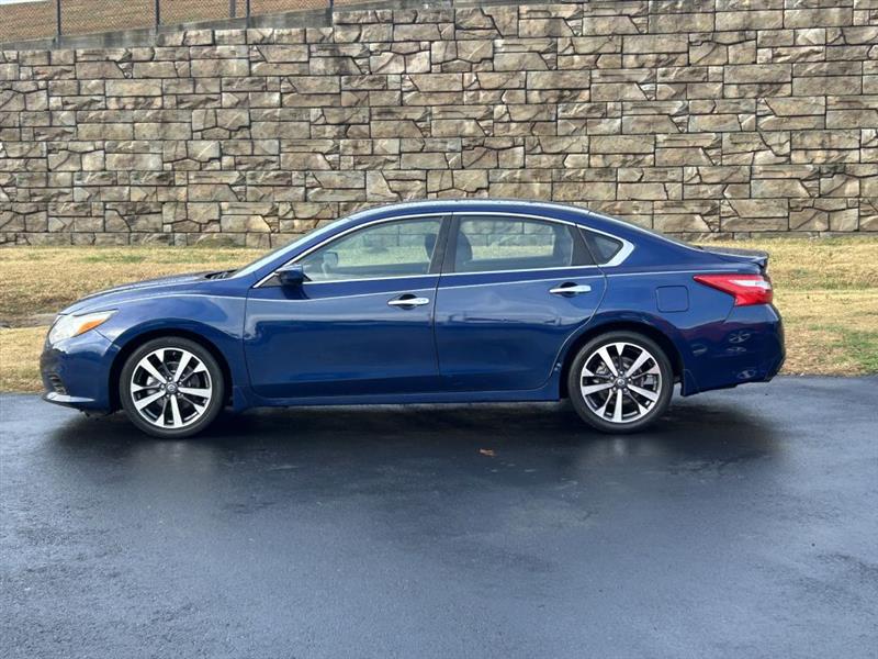2016 Nissan Altima 2.5 photo 3