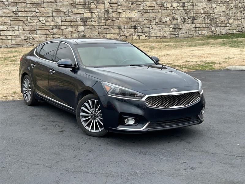 2017 Kia Cadenza Premium's photo