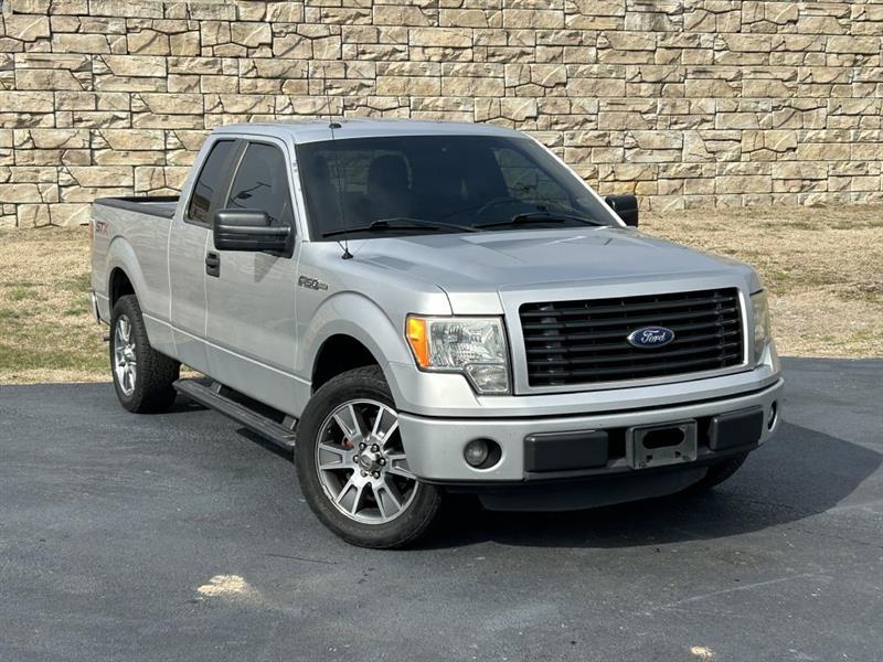 2014 Ford F-150 XL SuperCab 8-ft. Bed 2WD