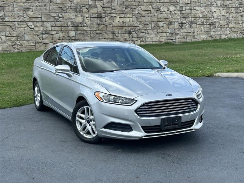 2016 Ford Fusion SE FWD's photo