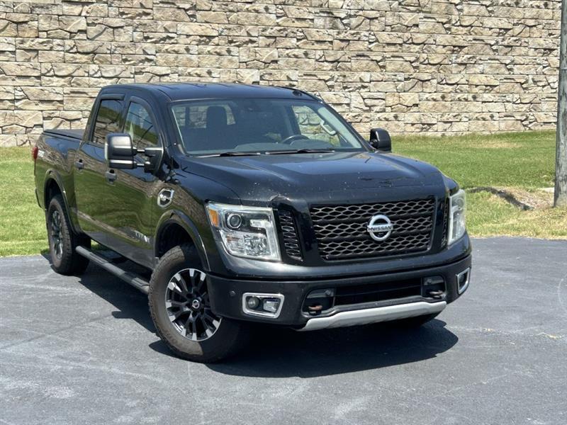 2017 Nissan Titan PRO-4X Crew Cab 4WD