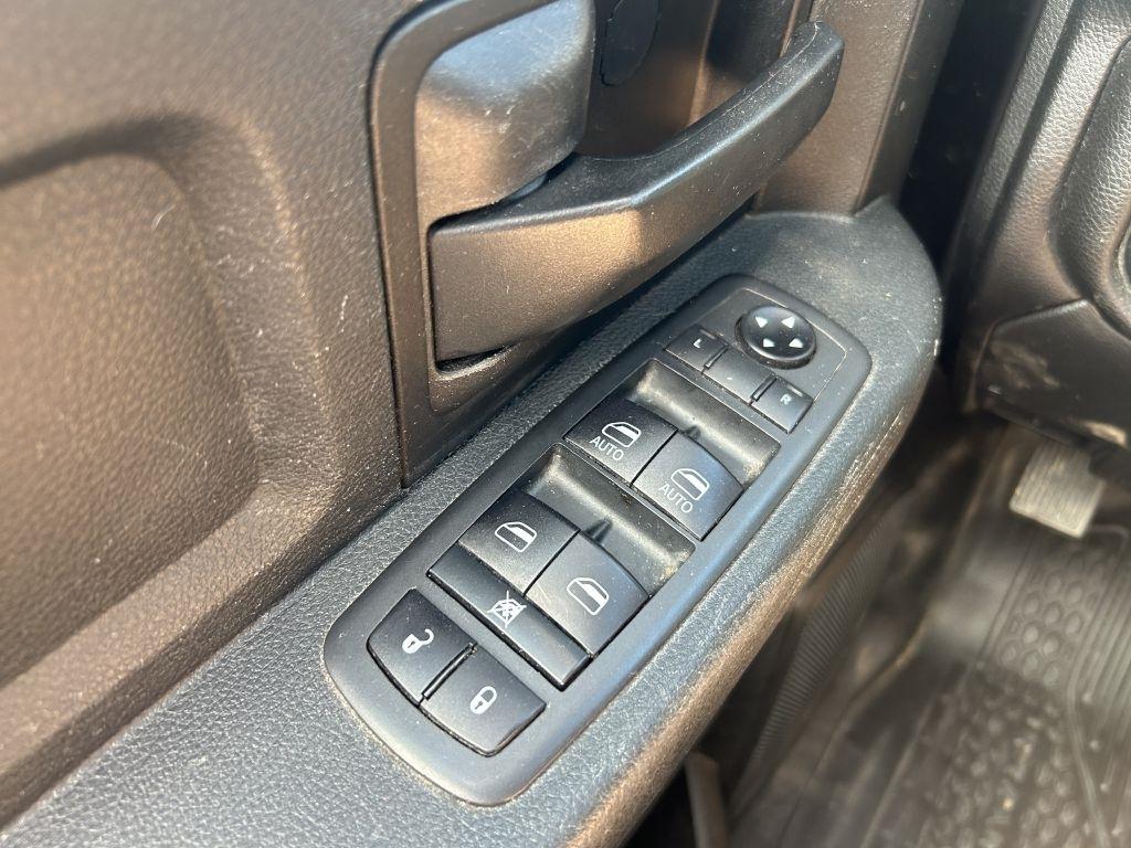 RAM 2500 Tradesman 4x4 Crew Cab 6'4" Box 2020