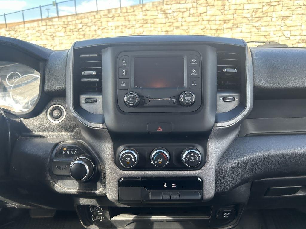 RAM 2500 Tradesman 4x4 Crew Cab 6'4" Box 2020
