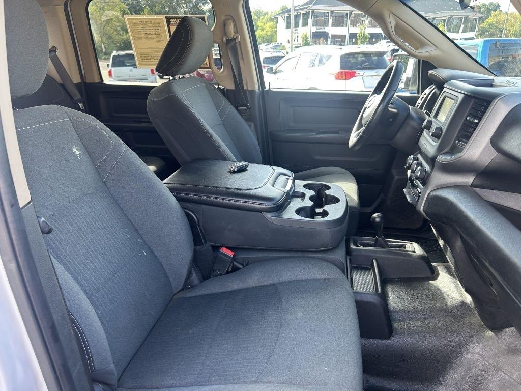 RAM 2500 Tradesman 4x4 Crew Cab 6'4" Box 2020