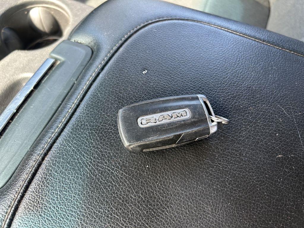 RAM 2500 Tradesman 4x4 Crew Cab 6'4" Box 2020