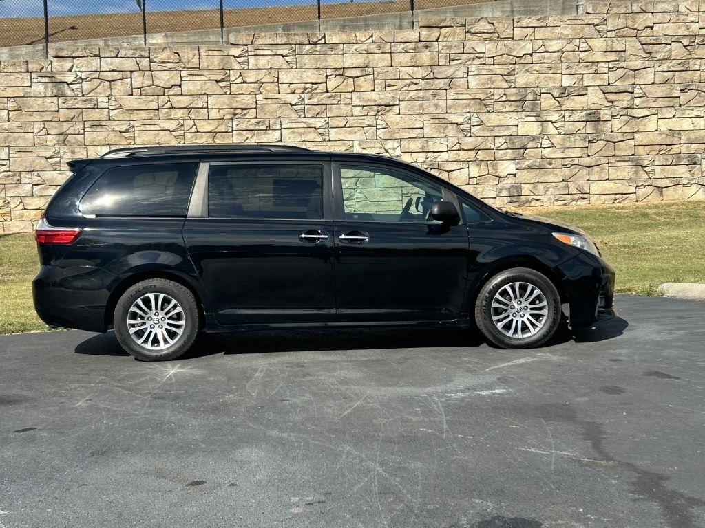Toyota Sienna XLE Auto Access Seat FWD 7-Passenger (Natl) 2020