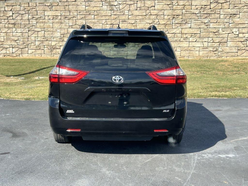 Toyota Sienna XLE Auto Access Seat FWD 7-Passenger (Natl) 2020