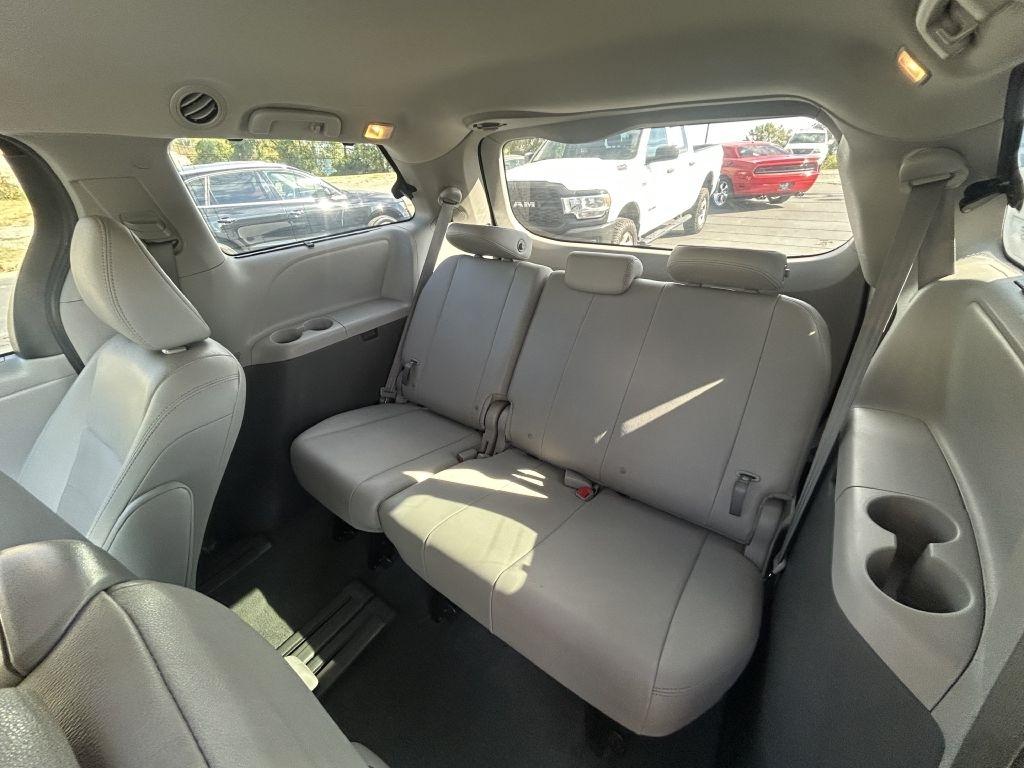 Toyota Sienna XLE Auto Access Seat FWD 7-Passenger (Natl) 2020