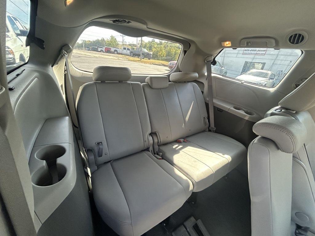 Toyota Sienna XLE Auto Access Seat FWD 7-Passenger (Natl) 2020