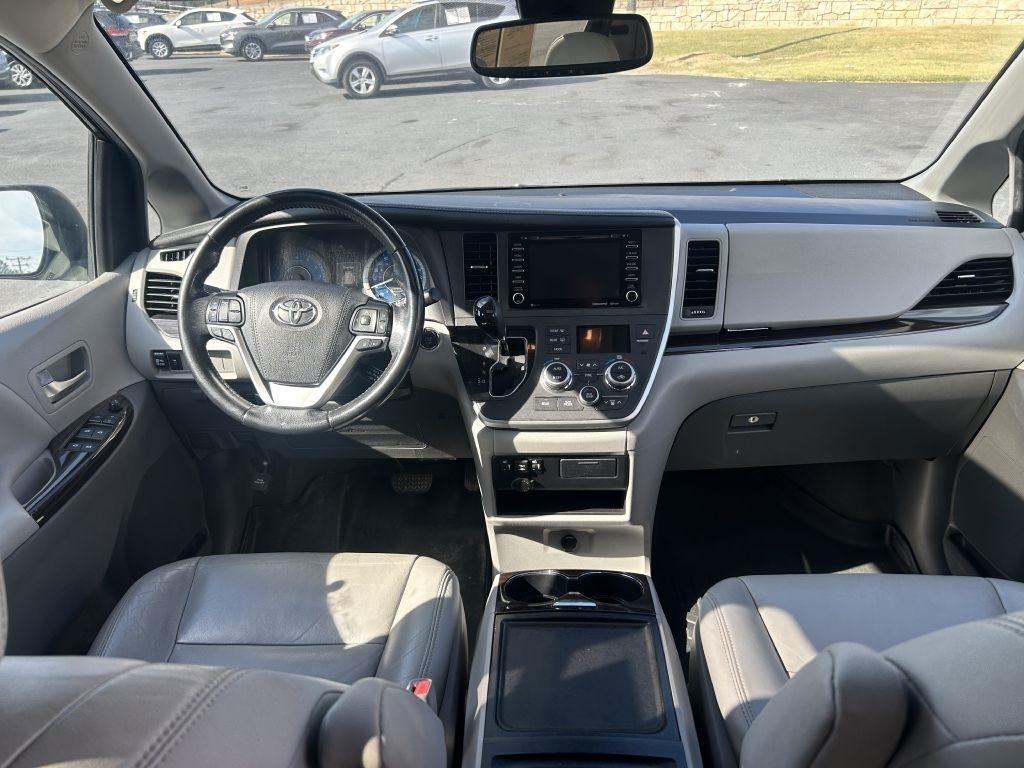 Toyota Sienna XLE Auto Access Seat FWD 7-Passenger (Natl) 2020