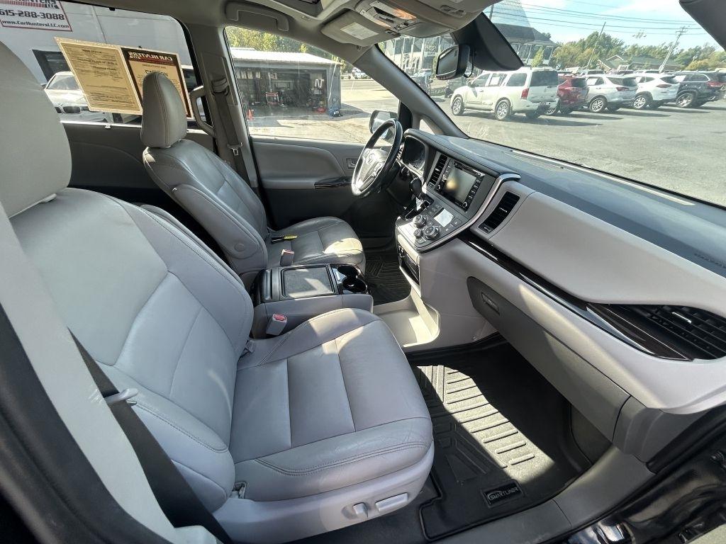 Toyota Sienna XLE Auto Access Seat FWD 7-Passenger (Natl) 2020