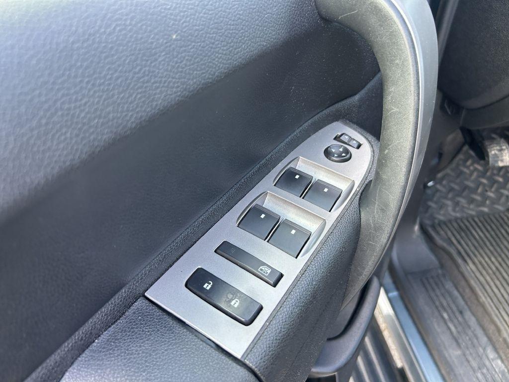 Chevrolet Silverado 1500 4WD Crew Cab 143.5" LT 2011