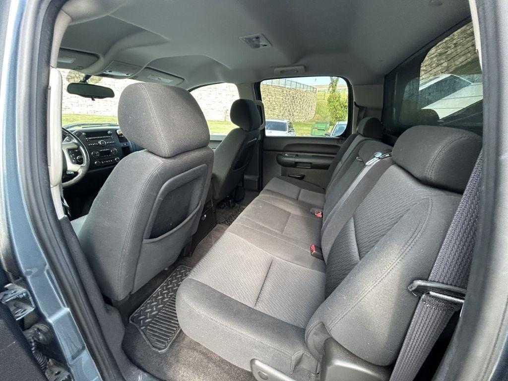 Chevrolet Silverado 1500 4WD Crew Cab 143.5" LT 2011