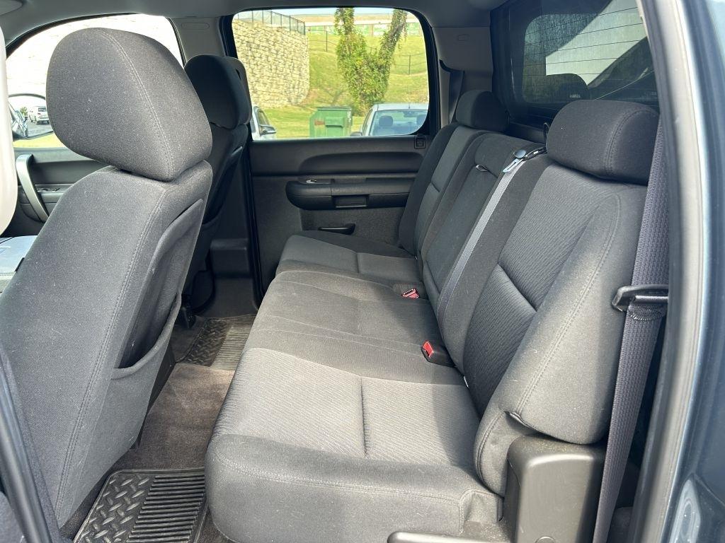Chevrolet Silverado 1500 4WD Crew Cab 143.5" LT 2011