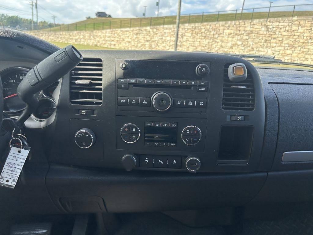 Chevrolet Silverado 1500 4WD Crew Cab 143.5" LT 2011