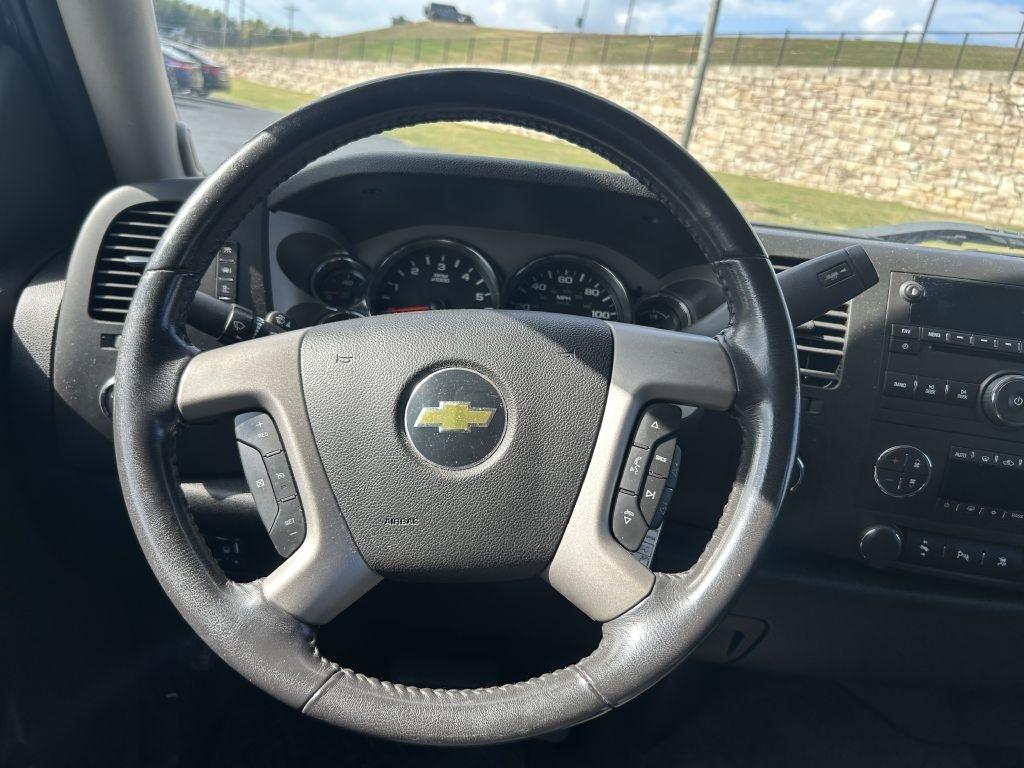 Chevrolet Silverado 1500 4WD Crew Cab 143.5" LT 2011