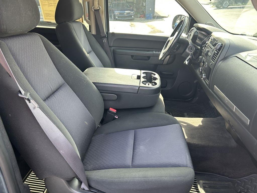 Chevrolet Silverado 1500 4WD Crew Cab 143.5" LT 2011