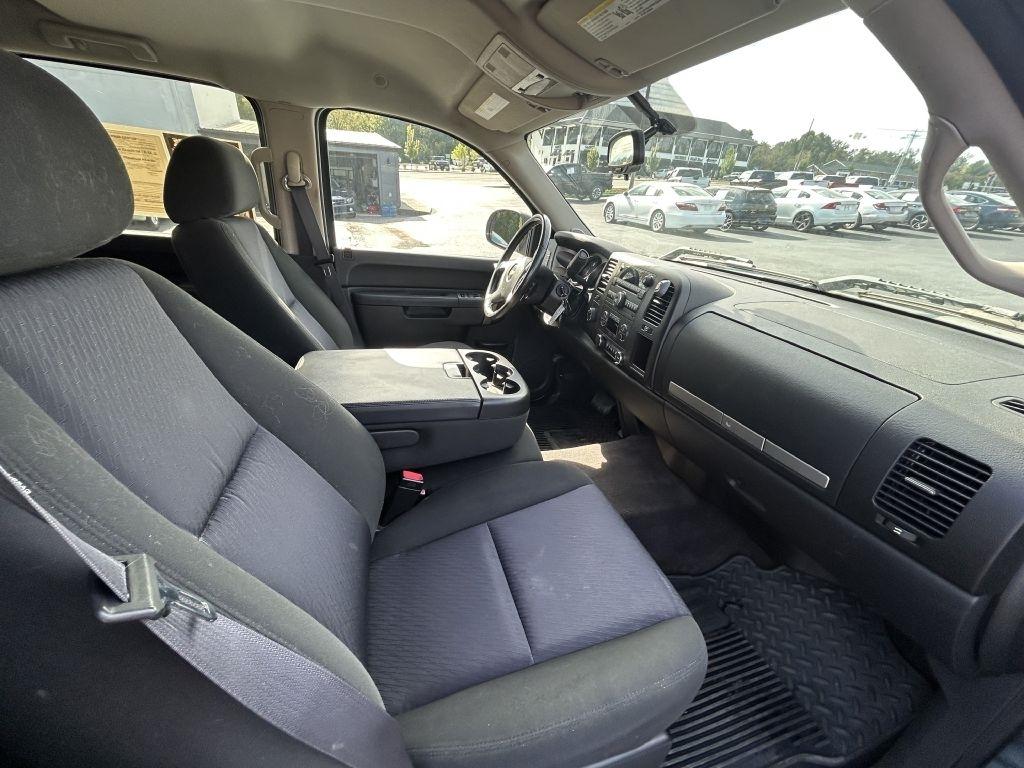 Chevrolet Silverado 1500 4WD Crew Cab 143.5" LT 2011