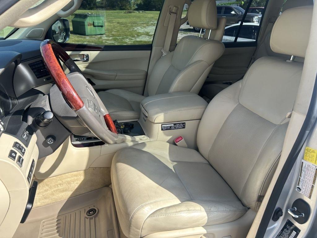 Lexus LX 570 4WD 4dr 2013