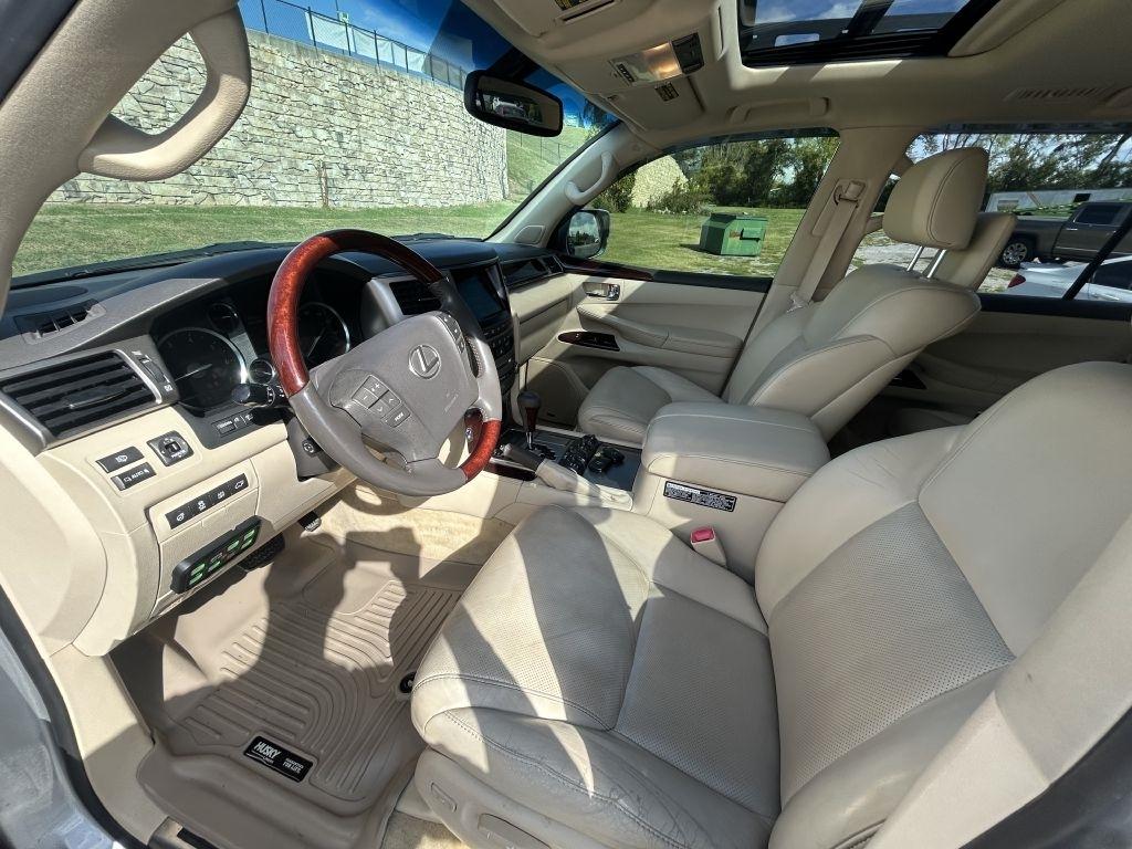 Lexus LX 570 4WD 4dr 2013