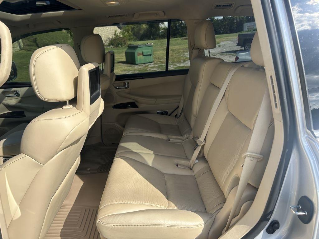 Lexus LX 570 4WD 4dr 2013