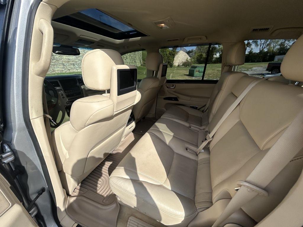 Lexus LX 570 4WD 4dr 2013