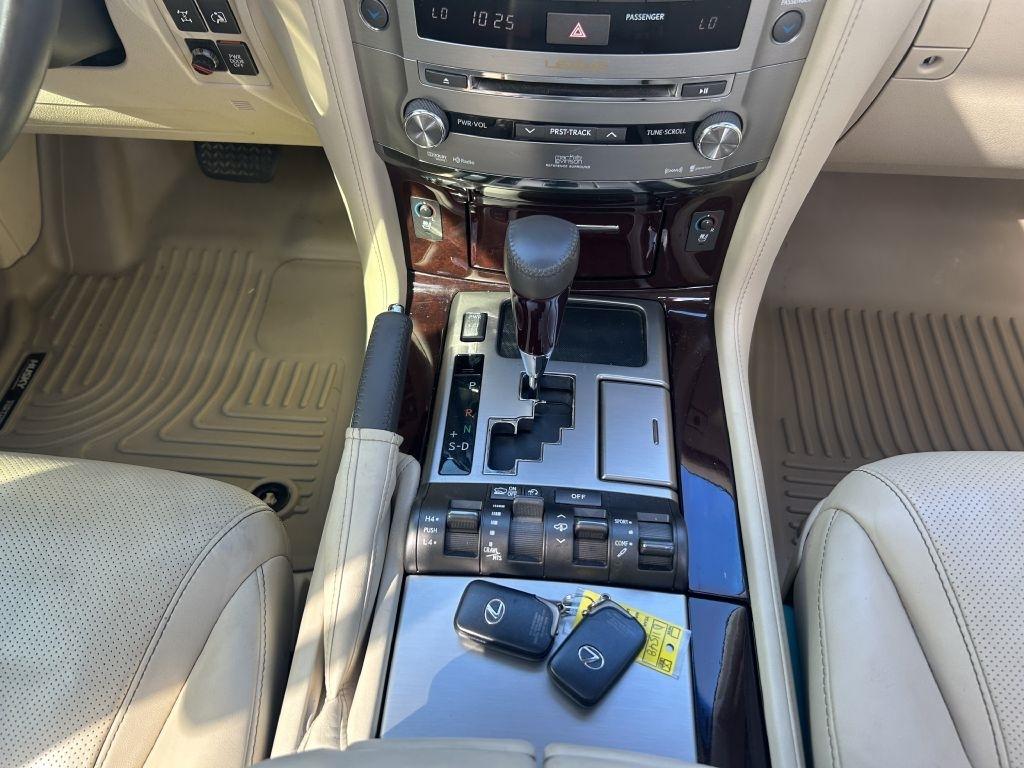Lexus LX 570 4WD 4dr 2013