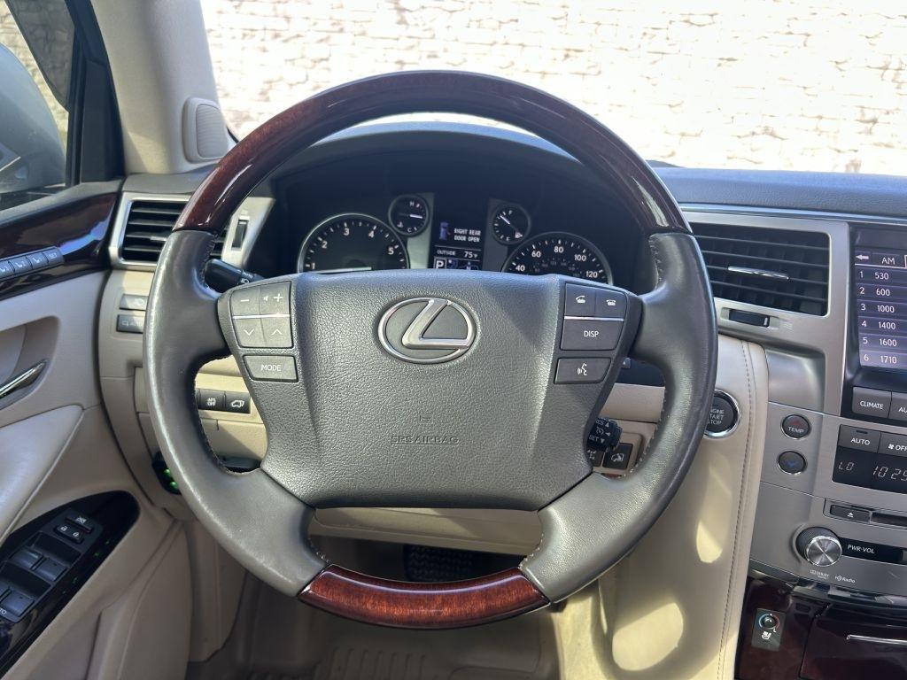 Lexus LX 570 4WD 4dr 2013