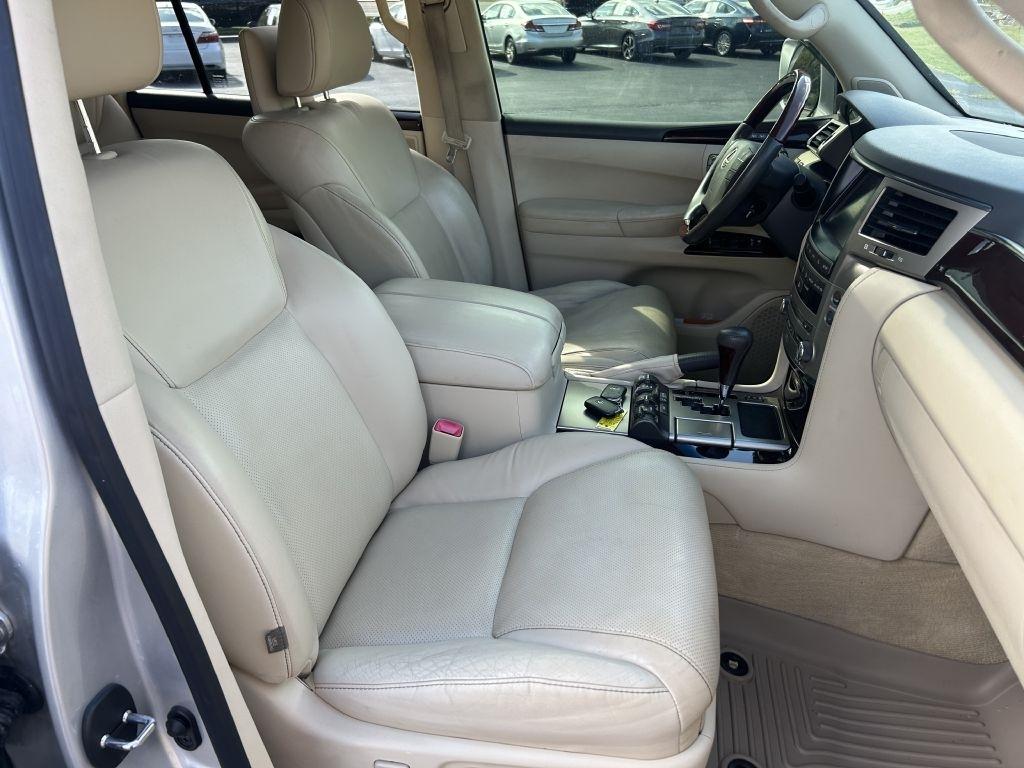 Lexus LX 570 4WD 4dr 2013