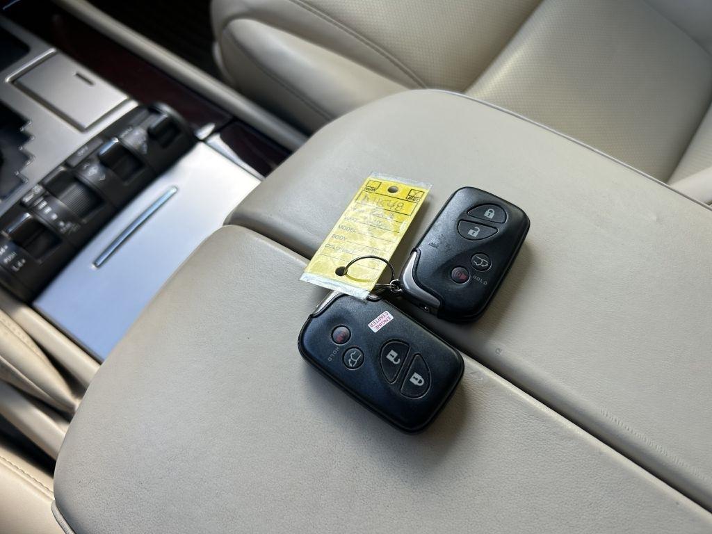 Lexus LX 570 4WD 4dr 2013