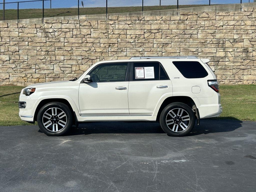 Toyota 4Runner TRD Off Road Premium 4WD (Natl) 2018