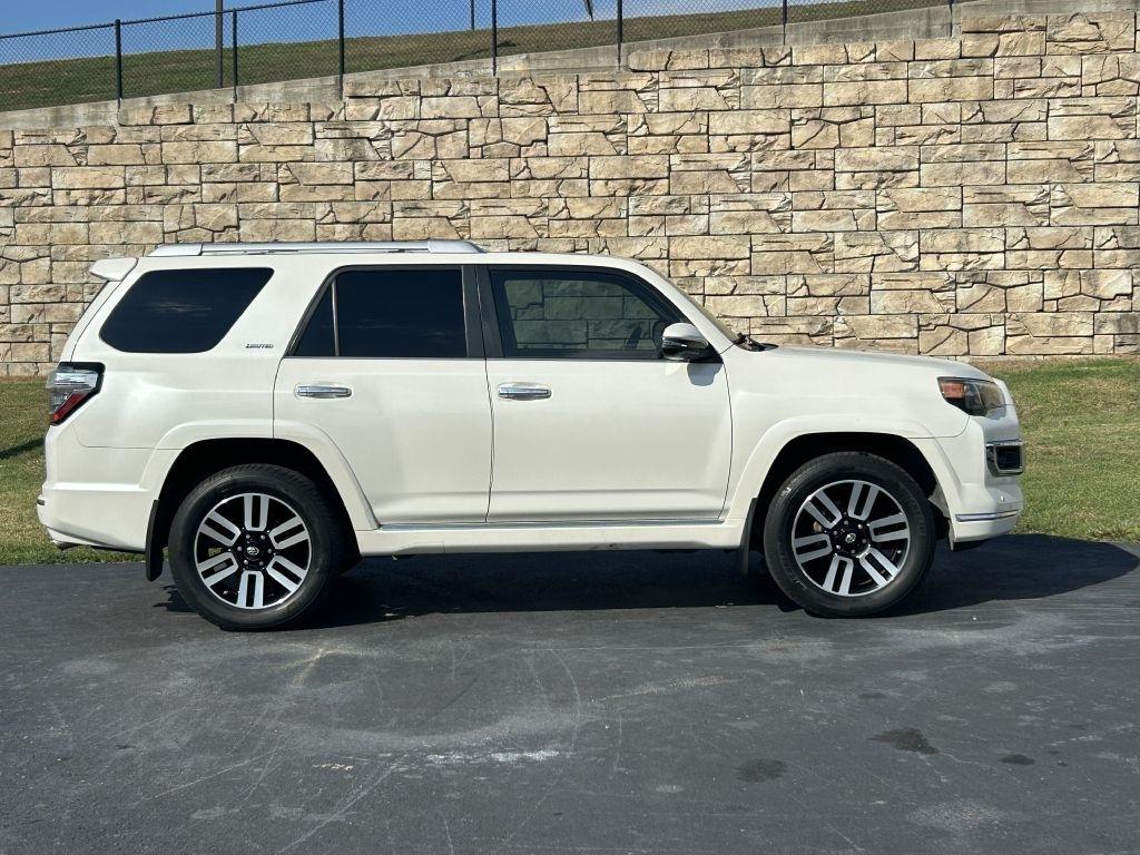 Toyota 4Runner TRD Off Road Premium 4WD (Natl) 2018