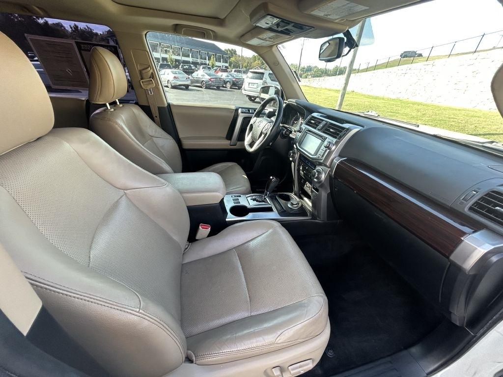 Toyota 4Runner TRD Off Road Premium 4WD (Natl) 2018