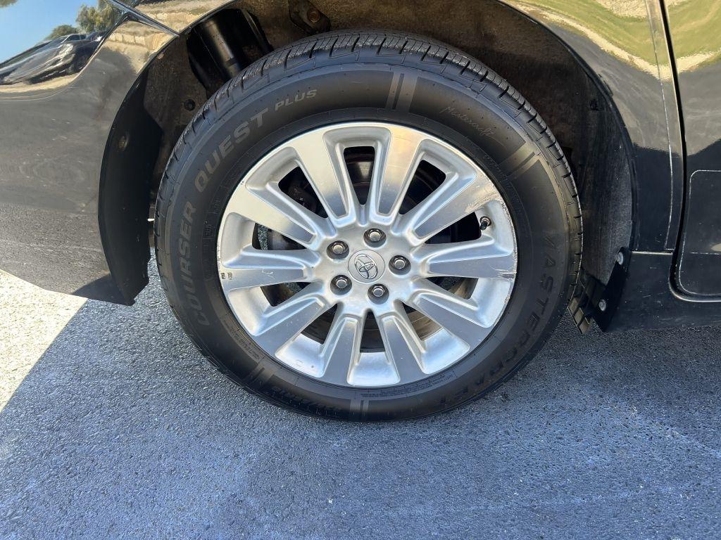 Toyota Sienna 5dr 7-Pass Van V6 Ltd AWD (Natl) 2014
