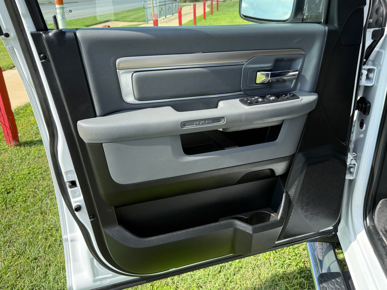 2017 Ram 1500 Lone Star photo 2